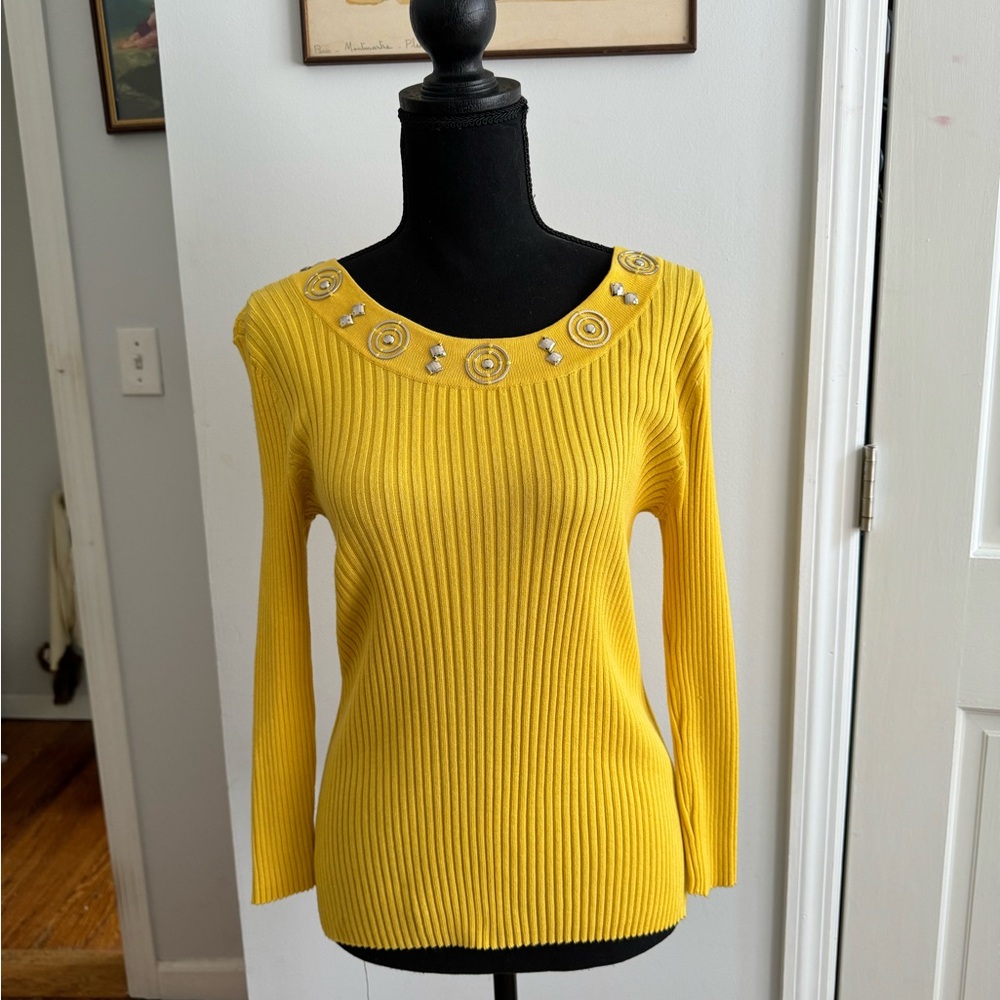 Vibrant Yellow Crew Neck Sweater with Ribbed Texture
